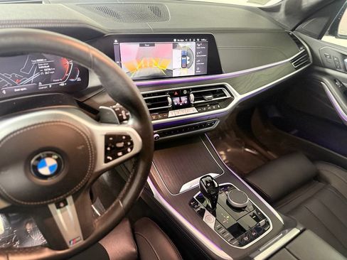 Used 2022 BMW X7 xDrive40i w/ M Sport Package AWD/4WD image 17