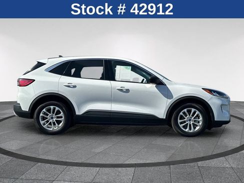 Certified 2022 Ford Escape SE FWD image 4