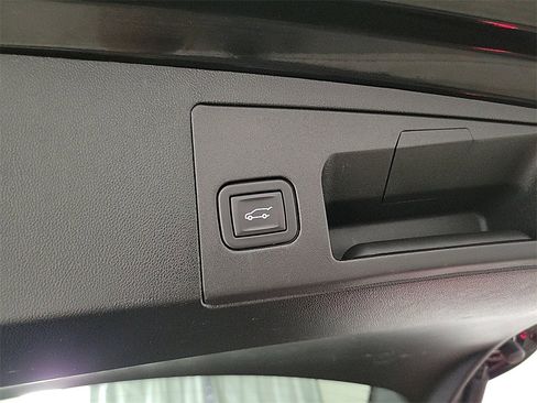 Used 2023 Cadillac XT5 Premium Luxury image 29