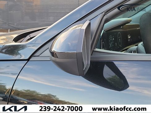 Used 2024 Hyundai Elantra SEL FWD image 9