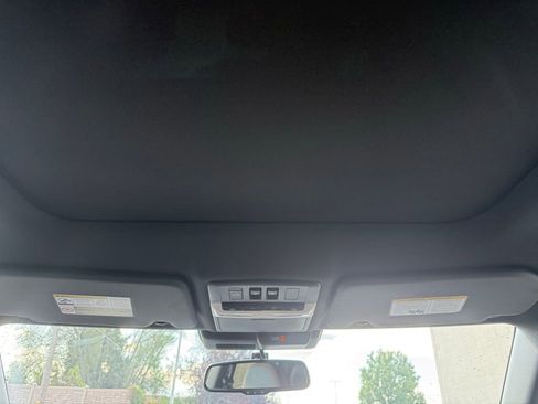 New 2025 Mitsubishi Outlander SEL image 19