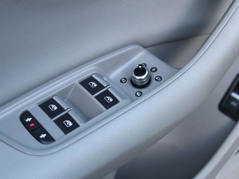 Used 2017 Audi Q7 2.0T Premium Plus w/ Premium Plus Package image 22