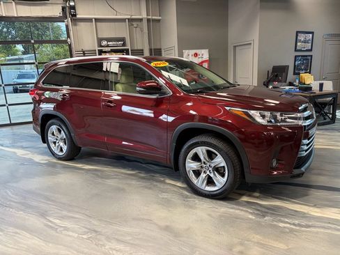 Used 2018 Toyota Highlander Limited AWD/4WD image 33