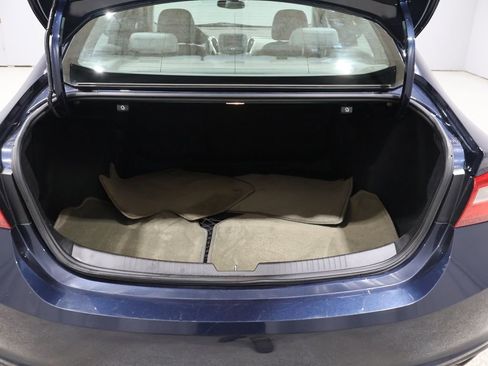 Used 2017 Chevrolet Malibu LT image 4