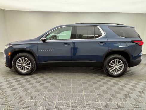 Used 2023 Chevrolet Traverse LT FWD image 12
