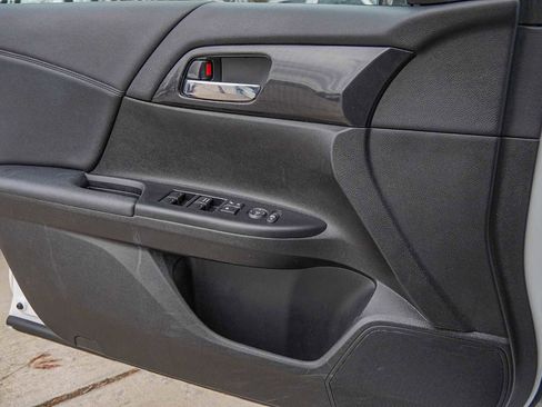 Used 2015 Honda Accord Sport image 22