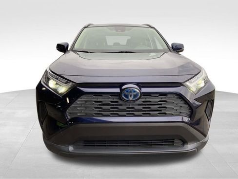 Used 2022 Toyota RAV4 XLE w/ Convenience Package image 6