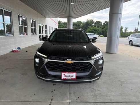 Used 2026 Chevrolet Trax LT FWD image 7