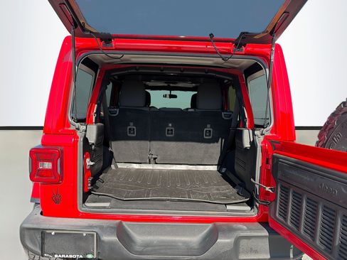Used 2018 Jeep Wrangler Unlimited Sport S AWD/4WD image 12