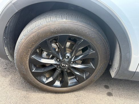 Used 2019 Kia Sorento S FWD image 5