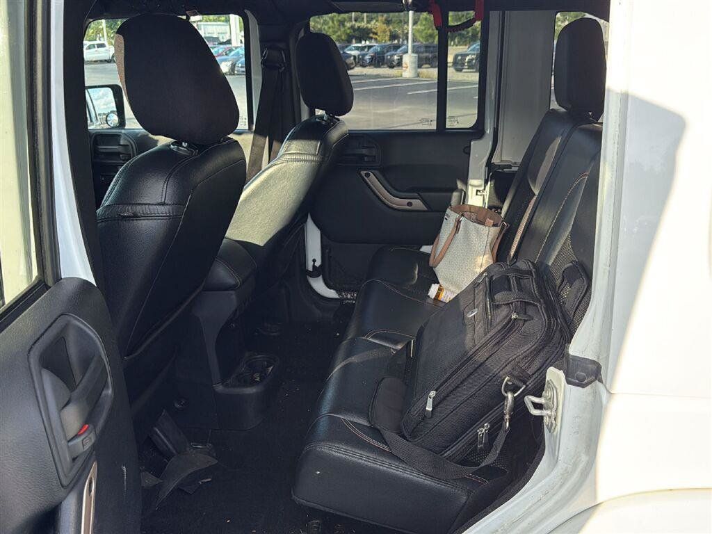 Used 2016 Jeep Wrangler Unlimited Sahara AWD/4WD image 13