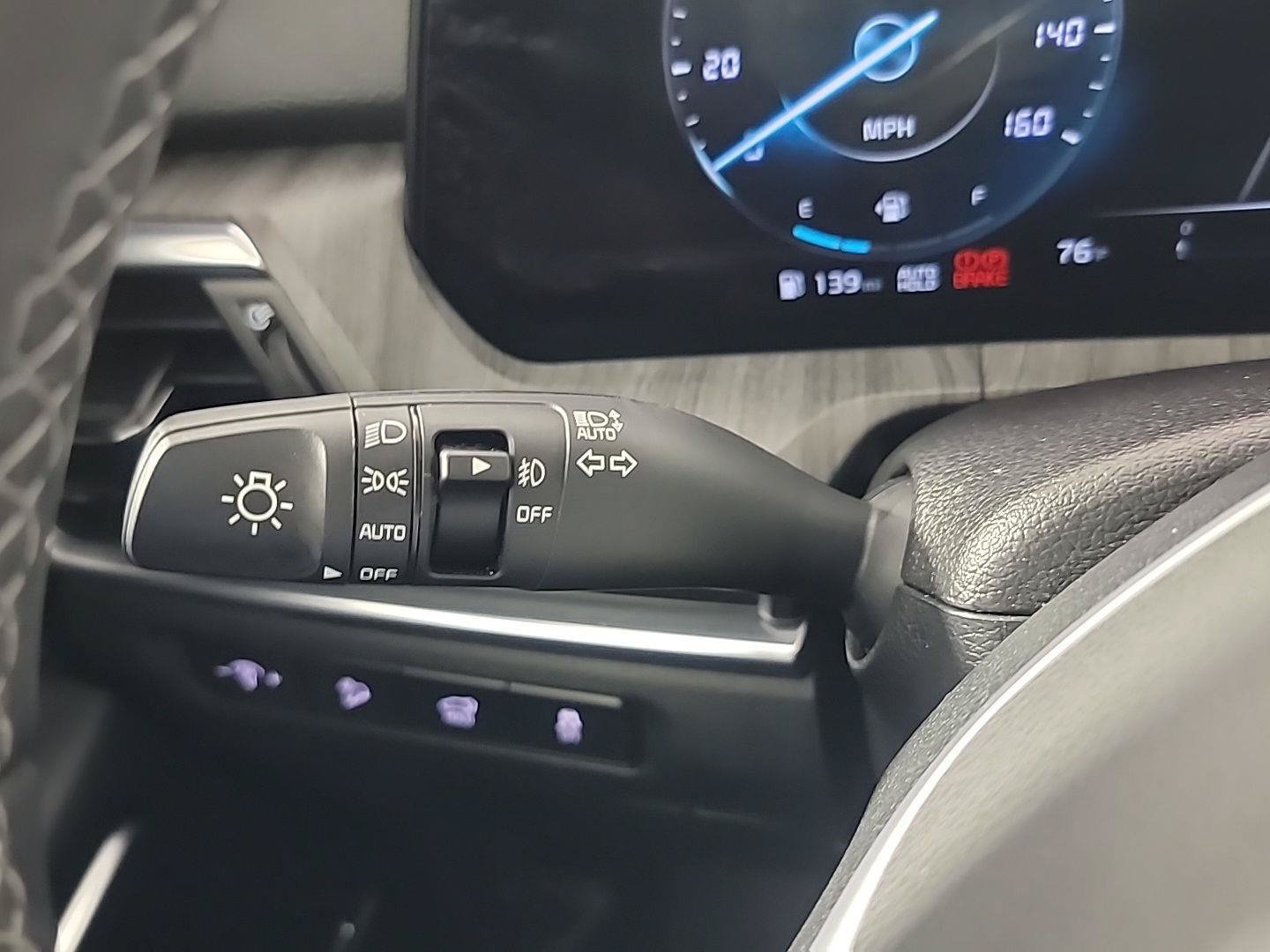 Used 2025 Kia Telluride SX w/ SX Captain's Chair Package AWD/4WD image 31