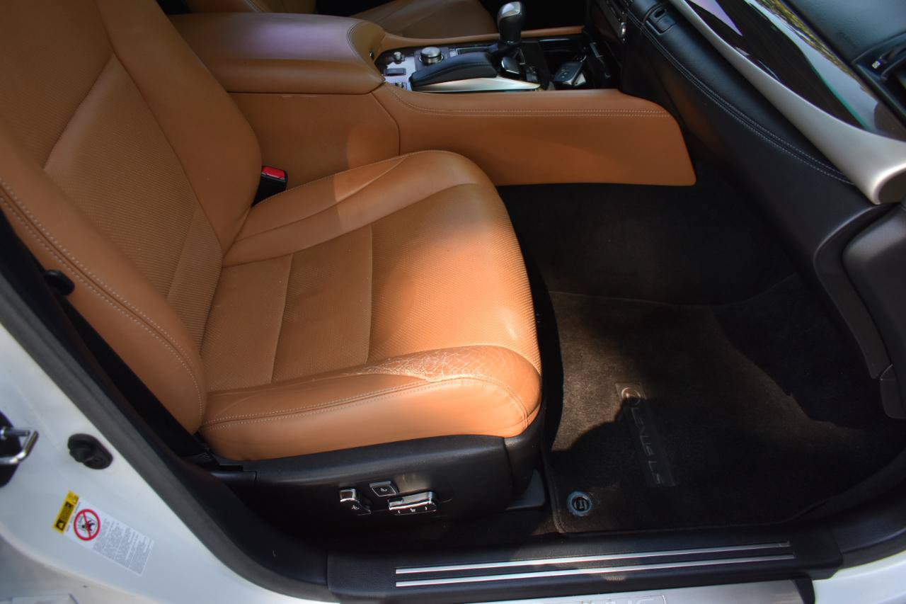 Used 2014 Lexus LS 460 w/ Comfort Package RWD image 28
