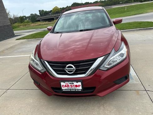 Used 2016 Nissan Altima 2.5 S w/ Power Driver Seat Package FWD image 2