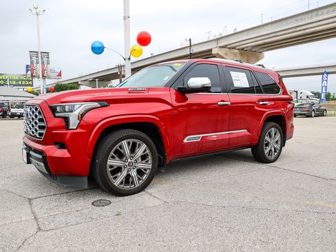 Used 2024 Toyota Sequoia Capstone image 3