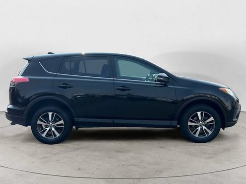 Used 2017 Toyota RAV4 XLE w/ Carpet Mat Package AWD/4WD image 4