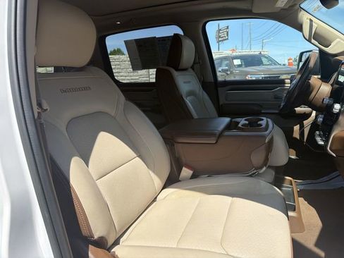 Used 2019 RAM 1500 Laramie AWD/4WD image 25