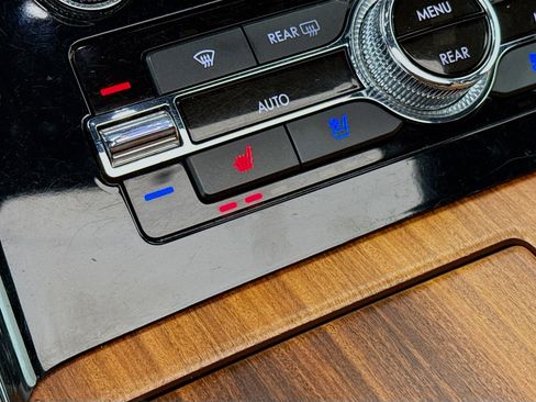 Used 2019 Lincoln Navigator Reserve image 23