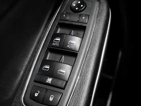 Used 2020 Chrysler 300 S image 14