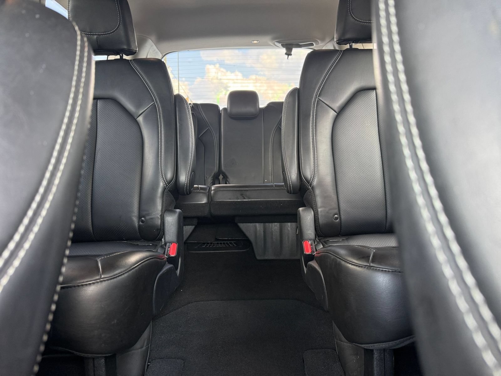 Used 2024 Chrysler Pacifica Touring-L FWD image 40