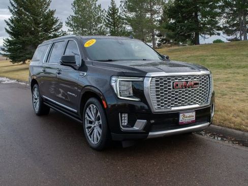 Used 2021 GMC Yukon XL Denali w/ Denali Ultimate Package image 8