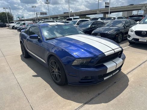 Used 2013 Ford Mustang Coupe RWD image 3