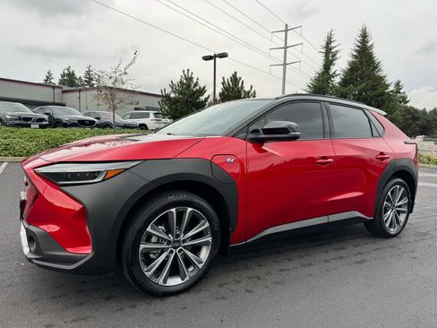 Used 2023 Subaru Solterra AWD image 5