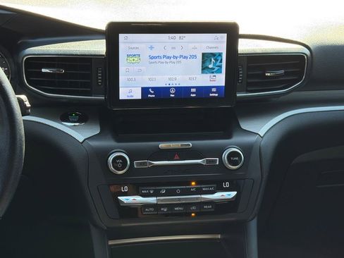 Used 2020 Ford Explorer XLT w/ Equipment Group 202A image 12