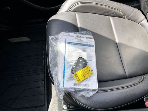 Used 2018 Chevrolet Traverse LT AWD/4WD image 37