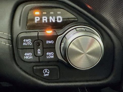 Used 2025 RAM 1500 Limited AWD/4WD image 21