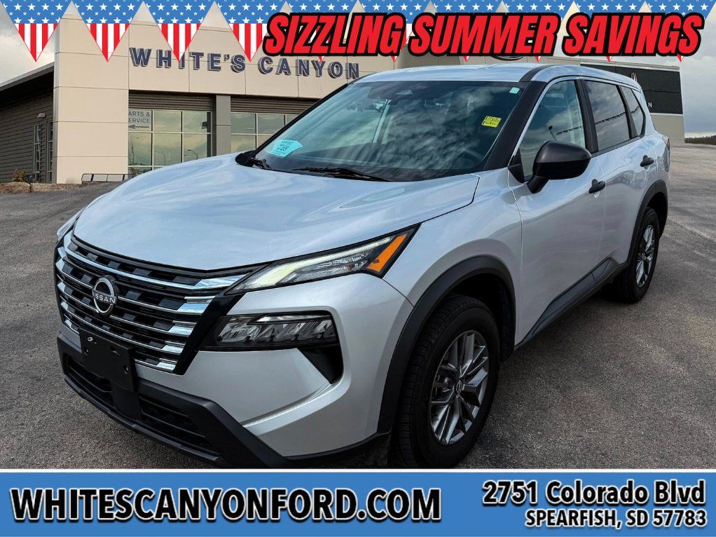 Used 2024 Nissan Rogue S AWD/4WD image 1