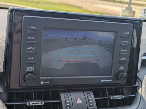 Used 2022 Toyota RAV4 XLE Premium image 20