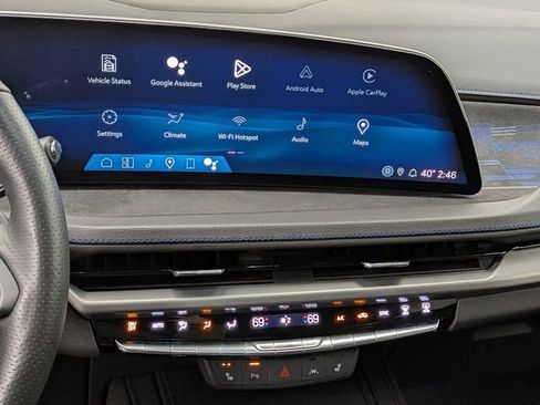 Certified 2024 Cadillac XT4 Sport w/ Technology Package image 14