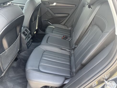 Used 2023 Audi Q5 2.0T Premium w/ Convenience Package AWD/4WD image 6