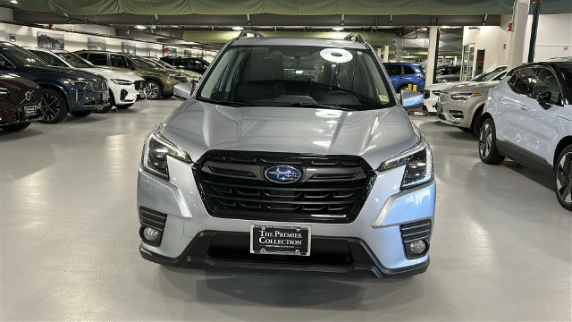 Certified 2022 Subaru Forester Limited AWD/4WD image 2