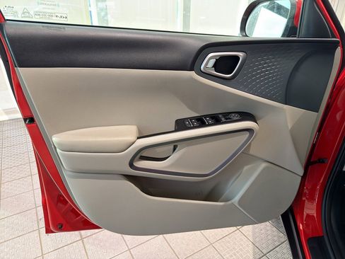 Certified 2024 Kia Soul EX image 15