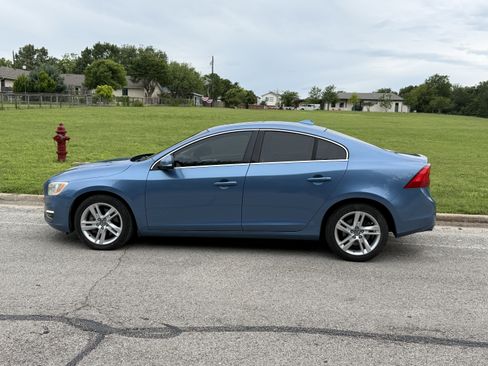 Used 2014 Volvo S60 T5 FWD image 1