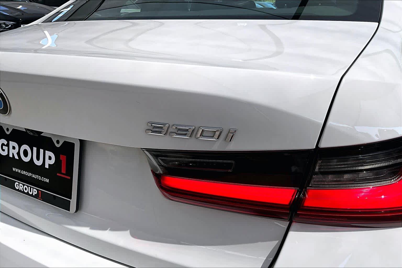 Used 2023 BMW 330i Sedan w/ Driving Assistance Package RWD image 10