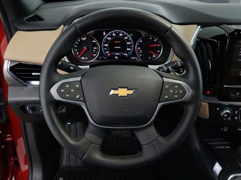 Used 2023 Chevrolet Traverse Premier image 14