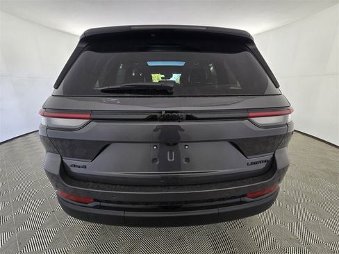 New 2025 Jeep Grand Cherokee Limited image 12