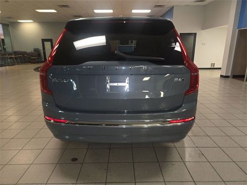 Used 2023 Volvo XC90 B6 Plus image 7