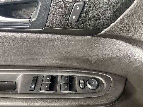 Used 2016 Chevrolet Traverse LT w/ Traveler's Package image 24