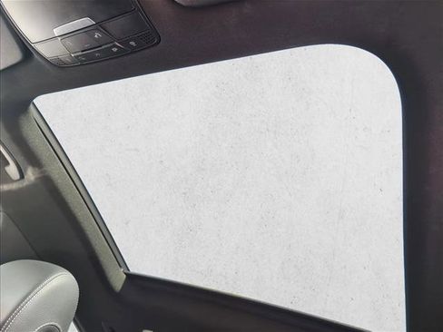 Used 2018 Mercedes-Benz GLC 300 4MATIC image 15