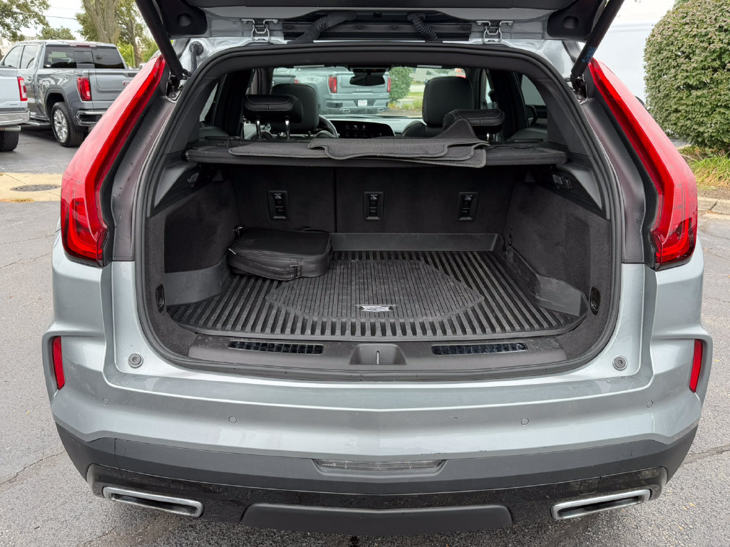 Used 2024 Cadillac XT4 Premium Luxury w/ Cold Weather Package AWD/4WD image 9