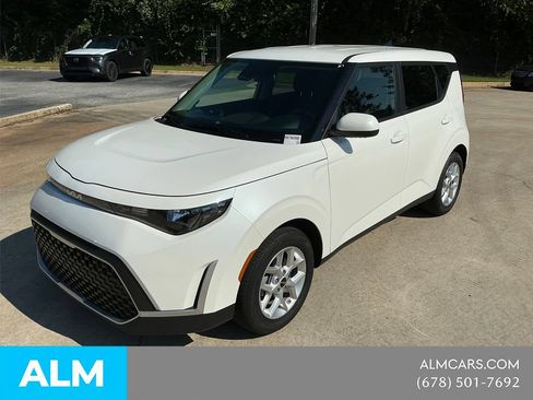Used 2025 Kia Soul LX w/ LX Technology Package FWD image 1