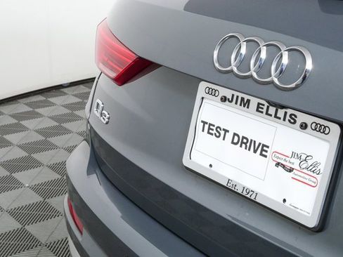 Used 2023 Audi Q3 2.0T Premium w/ Convenience Package image 35