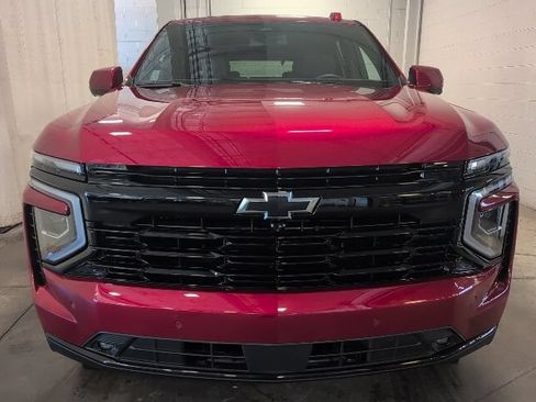 Used 2025 Chevrolet Tahoe RST w/ Comfort Package AWD/4WD image 2