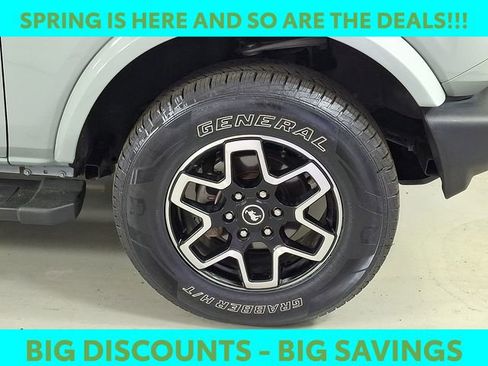 Used 2023 Ford Bronco Outer Banks image 9