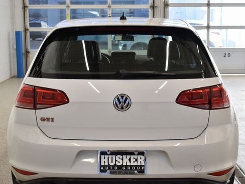 Used 2015 Volkswagen Golf 4-Door image 11