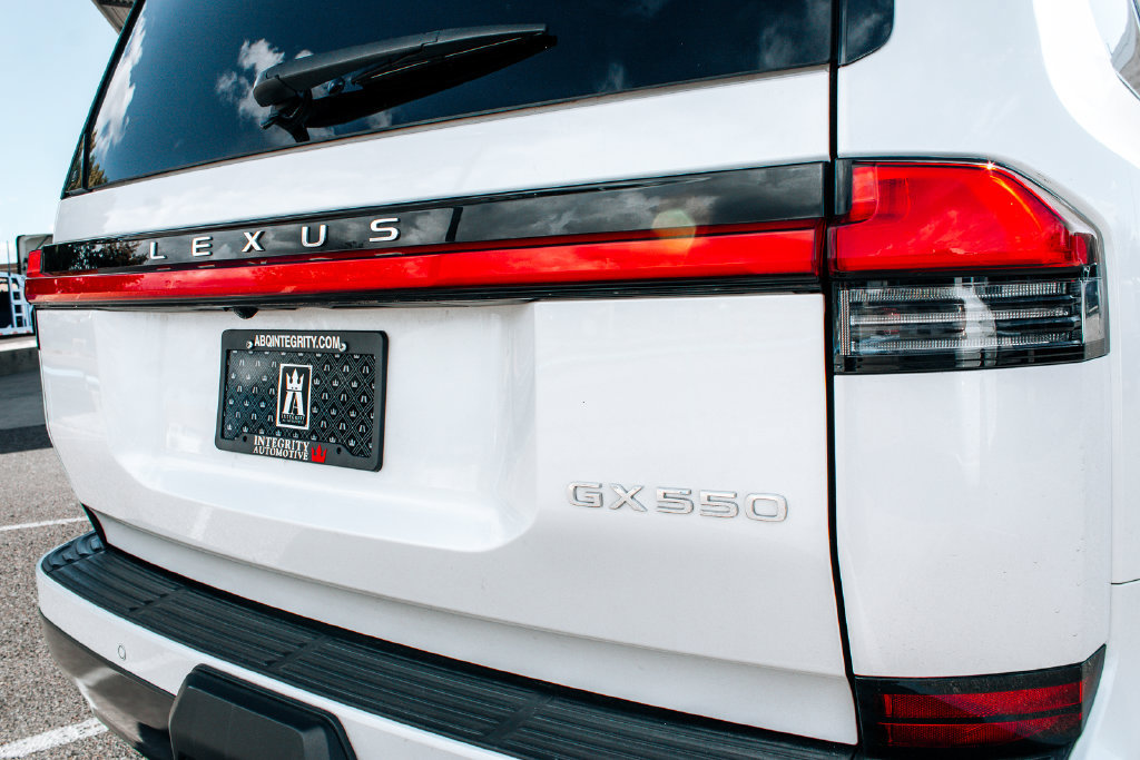 Used 2024 Lexus GX 550 w/ Accessory Package (Z1) AWD/4WD image 12
